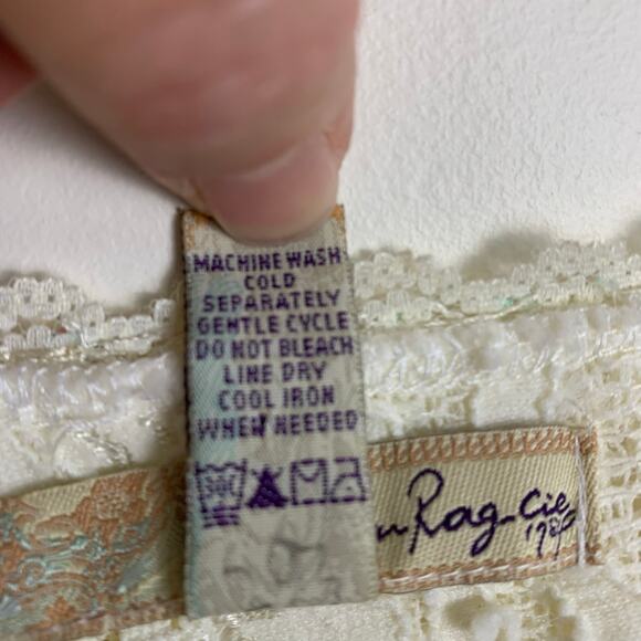 AMERICAN RAG Women L Ivory Floral Lace Sequin Trim Peasant Smocked Top - Picture 10 of 10